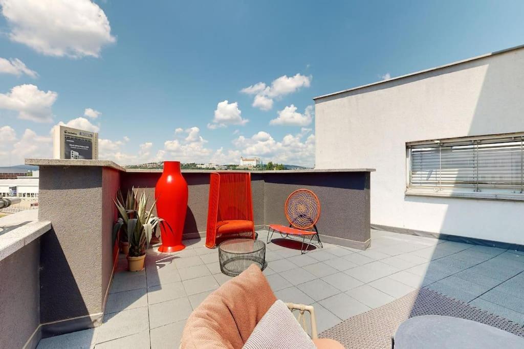 Stylovy Loft S Ohromnou Terasou Διαμέρισμα Μπρατισλάβα Εξωτερικό φωτογραφία
